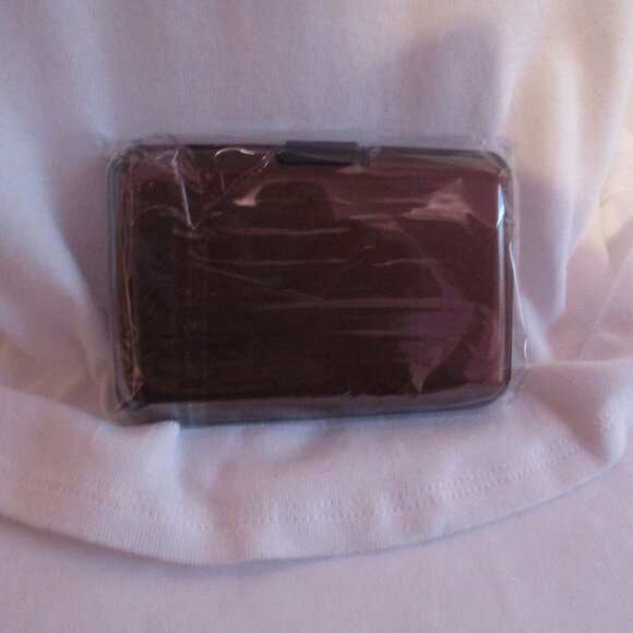 RFID Blocking Card Holder Chocolate Snap Closure - Picture 2 of 2